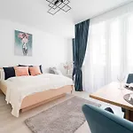 Apartahotel Spirit By Firsthost 4*